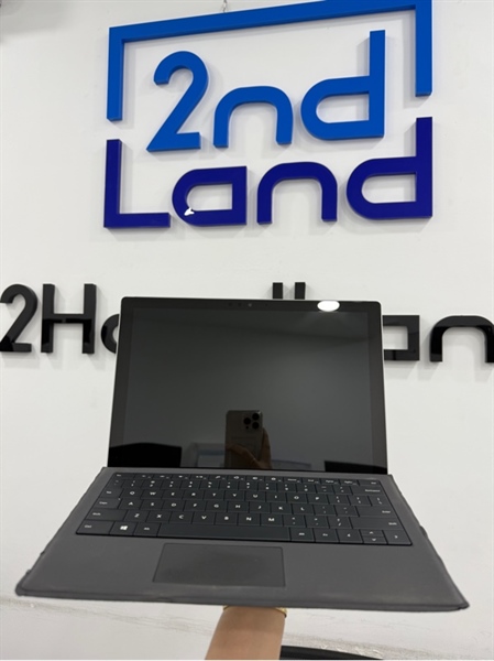 Laptop Surface Pro 5 - i5-7300U - Graphics 620 - Ram 8/128GB SSD - Pin 62% - Màu bạc - Ngoại hình 98% - Phản quang phím - Kèm sạc 2