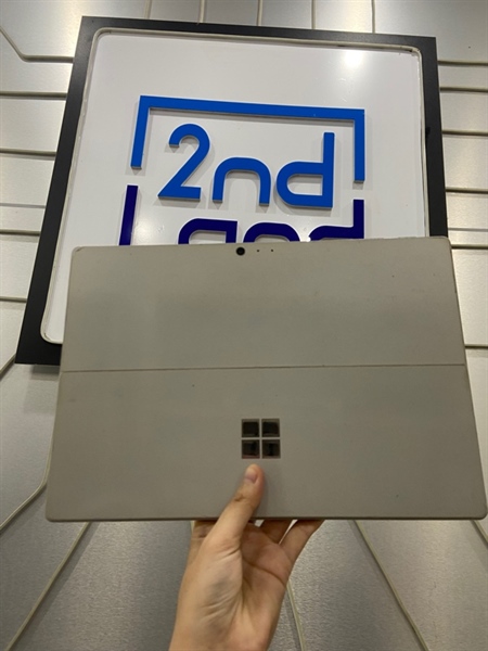 Laptop Surface Pro 6 - i7-8605U CPU - Ram 8/256GB SSD - Pin 100% thay new - Màu bạc - Ngoại hình: 97% - Màn ám vàng - Body - Kèm sạc