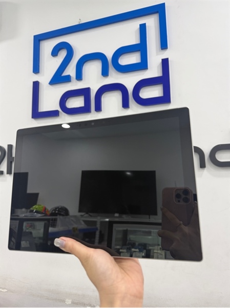 Laptop Surface Pro 7 - i5 1035G4 - 8/128GB SSD - Màu xám - Pin 90% - Ngoại hình 97% - Màn ám hồng nhẹ , màn trầy , màn chết 1 vùng pixel lớn , liệt cảm phần trên , viền trầy - Kèm sạc , không kèm phím 2