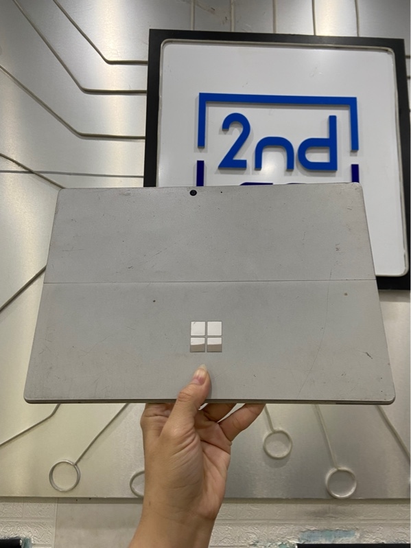 Laptop Surface Pro 7 - i5 1035G4 8/128GB SSD ( Sức khỏe 87% ) - Pin 74% - Màu bạc - Ngoại hình: 96% - Ko bàn phím, trầy xướt cấn nhiều, màn ám hồng viền nhẹ - Kèm sạc