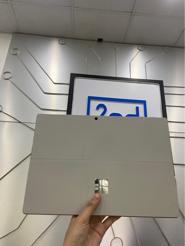 Laptop Surface Pro 7 - Intel Core i5-1035G4 - Ram 8GB /128GB - Pin 80% - Màu xám - Ngoại hình: 97% - Màn ám viền, 2 đốm phản quang, loa dơ, không phím - Kèm sạc