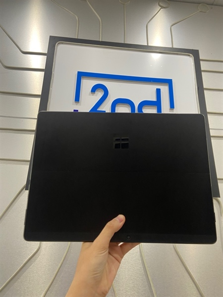 Laptop Surface Pro X - Chip SQ1 - Card SQ1 Adreno 685 - Ram 16/256GB - Pin 81% - Màu đen - Ngoại hình: 97% - Màn phản quang - Kèm sạc