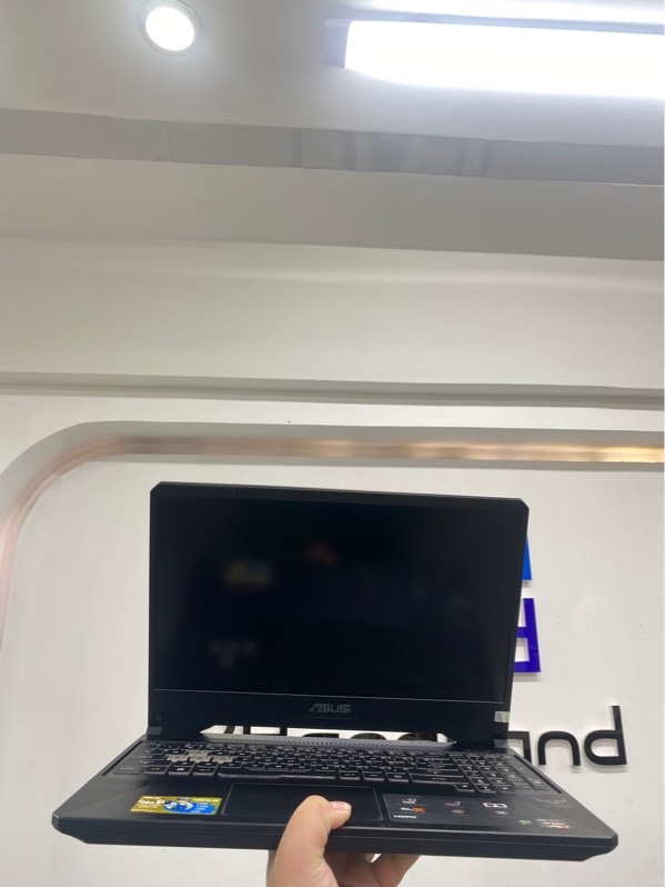 Laptop TUF gaming FX505D - 8/512 - GTX 1650 - Amd ryzen 7 3750h - Màu đen - Pin thay 100% - Ngoại hình 97% - 1 đốm phản quang nhỏ, mất một phím - Kèm Sạc