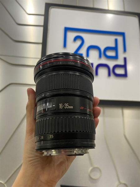 Lens Canon EF 16-35mm 1:2.8 - Màu đen - Ngoại hình: 97% - Tróc sơn cao su, bụi trong nhẹ - Body 1