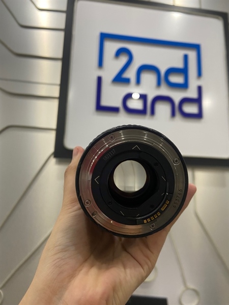 Lens Canon EF 16-35mm 1:2.8 - Màu đen - Ngoại hình: 97% - Tróc sơn cao su, bụi trong nhẹ - Body 2