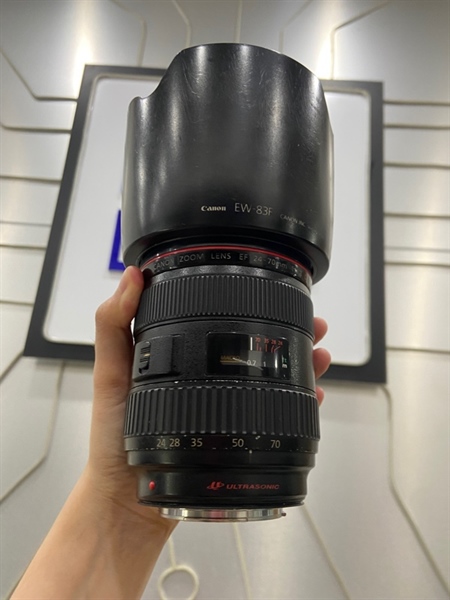 Lens Canon EF 24-70mm 1:2.8 L USM - Màu đen - Ngoại hình: 97% - Trầy 1 đường kính bên hông, trầy thân viền nhiễn - Body 1