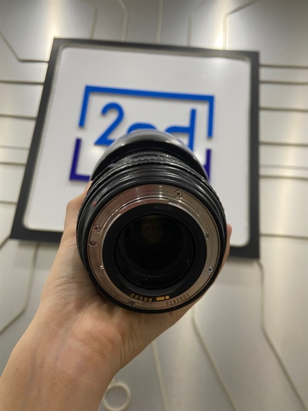 Lens Canon EF 24-70mm 1:2.8 L USM - Màu đen - Ngoại hình: 97% - Trầy 1 đường kính bên hông, trầy thân viền nhiễn - Body 2