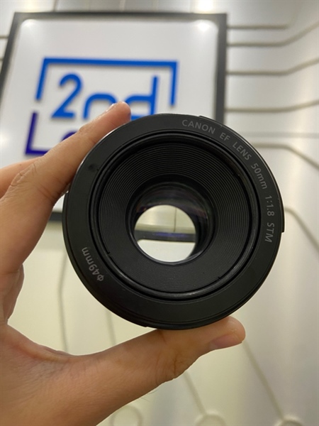 Lens Canon EF 50mm 1:1.8 STM - Màu đen - Ngoại hình: 98% - Bụi trong nhẹ - Body