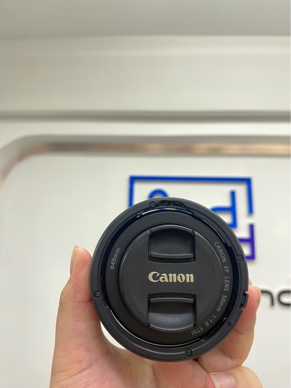 Lens Canon EF 50mm 1:1.8 STM - Màu đen - Ngoại hình 98% - Kèm cap trước sau, hood