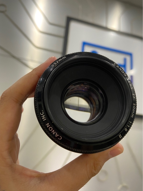 Lens Canon EF 50mm f/1.8 II - Màu đen - Ngoại hình: 97% - Bụi trong - Body