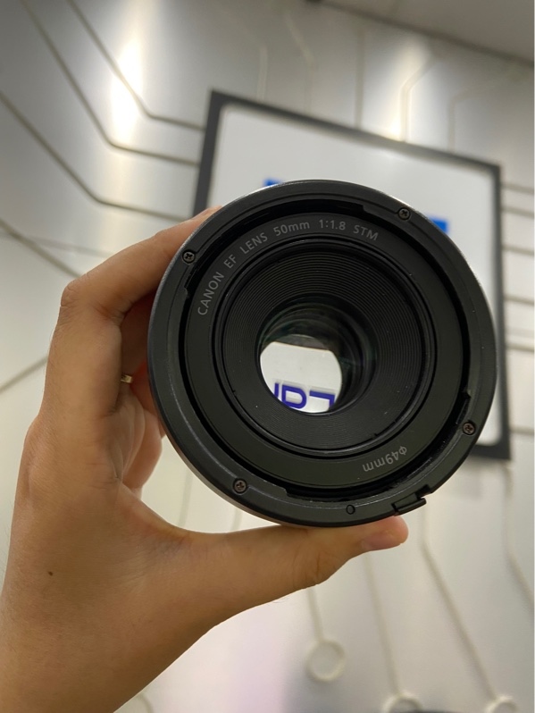 Lens Canon EF 50mm f/1.8 STM - Màu đen - Ngoại hình: 97.5% - Bụi trong nhẹ - Body