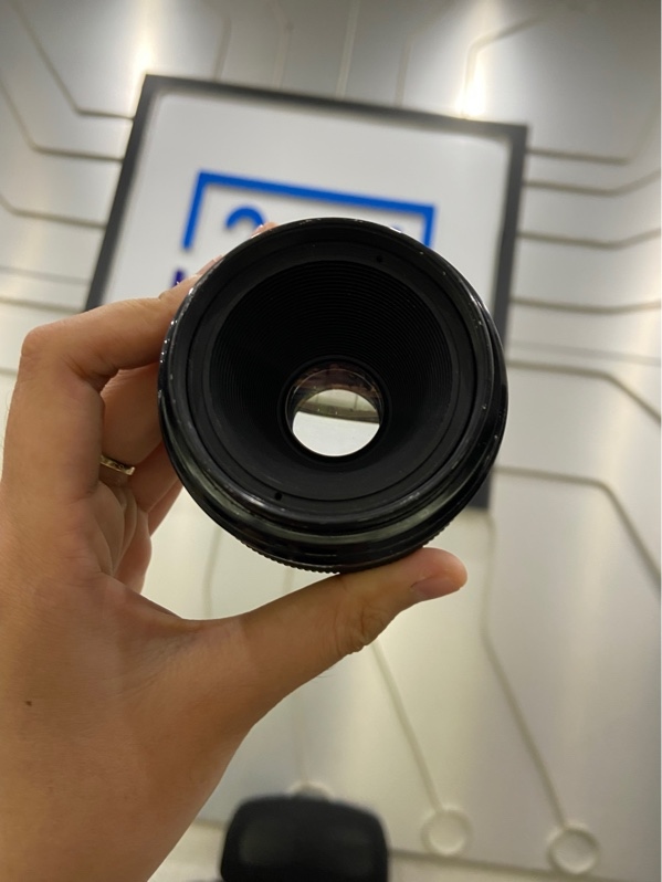 Lens Canon EF 50mm f/2.5 Compact Macro - Màu đen - Ngoại hình: 97% - Bụi trong - Body