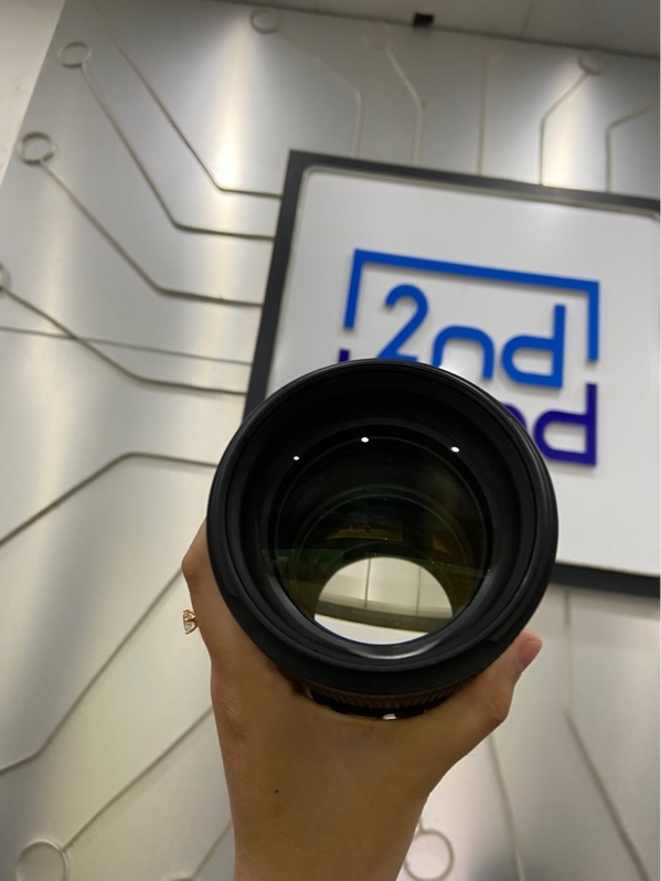 Lens Canon EF 85mm - 1:1.4 L IS USM - Màu đen - Ngoại hình: 98% - Bụi nhẹ - FullBox
