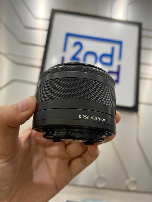 Lens Canon EF-M 15-45mm f/3.5-6.3 Is STM - Màu đen - Ngoại hình: 98% - Bụi nhẹ - Body