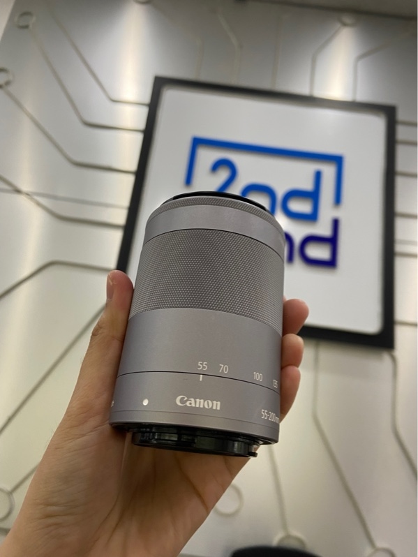 Lens Canon EF-M 55-200mm f/4.5-6.3 IS STM - Màu bạc - Ngoại hình: 97.5% - Bụi trong - Đủ cáp