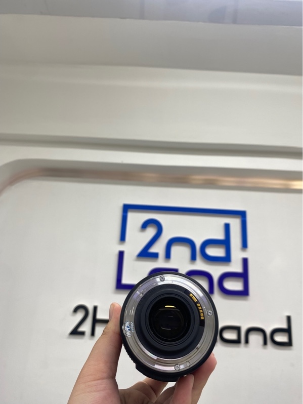 Lens Canon ef-s 18-135mm 1:3.5-5.6 is - Màu đen - Ngoại hình 97% - Bụi trong nhẹ - Body