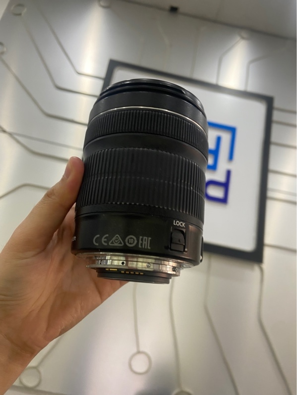 Lens Canon EF-S 18-135mm f/3.5-5.6 IS STM - Màu đen - Ngoại hình: 97.5% - Body