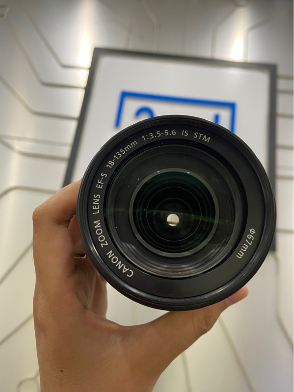 Lens Canon EF-S 18-135mm f/3.5-5.6 IS STM - Màu đen - Ngoại hình: 97% - Body