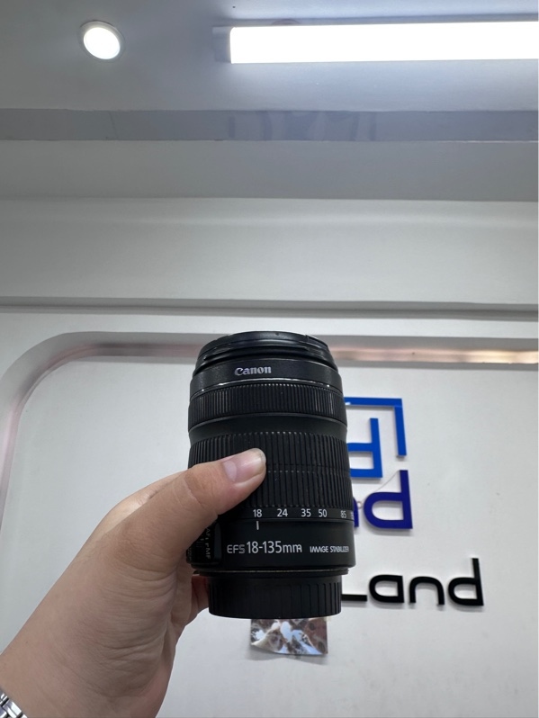 Lens Canon EF-S 18-135mm f/3.5-5.6 IS STM - Màu đen - Ngoại hình 97% - xước kính nhẹ, bụi trong - Body
