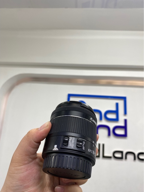 Lens Canon EF-S 18-55mm 1:4-5.6 is stm - Màu đen - Ngoại hình 98% - Bụi trong - Body