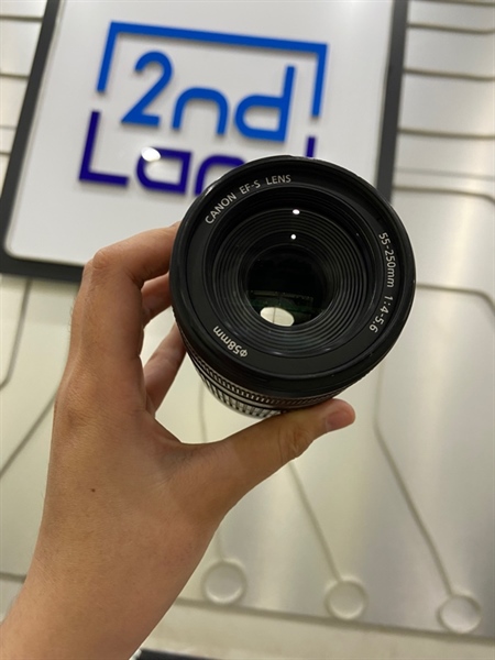 Lens Canon EF-S 55-250mm 1:4-5.6 IS - Màu đen - Ngoại hình: 98% - Kèm cap trước sau
