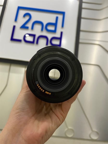 Lens Canon EF-S 55-250mm 1:4-5.6 IS - Màu đen - Ngoại hình: 98% - Kèm cap trước sau 2