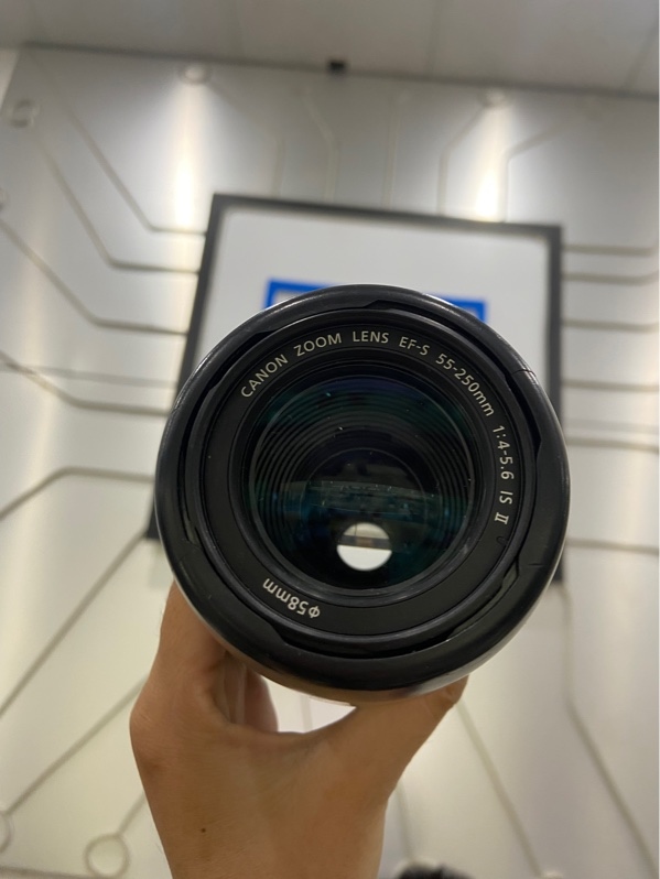 Lens Canon EF-S 55-250mm f/4-5.6 IS II - Màu đen - Ngoại hình: 97% - Bụi trong nhiều - Body
