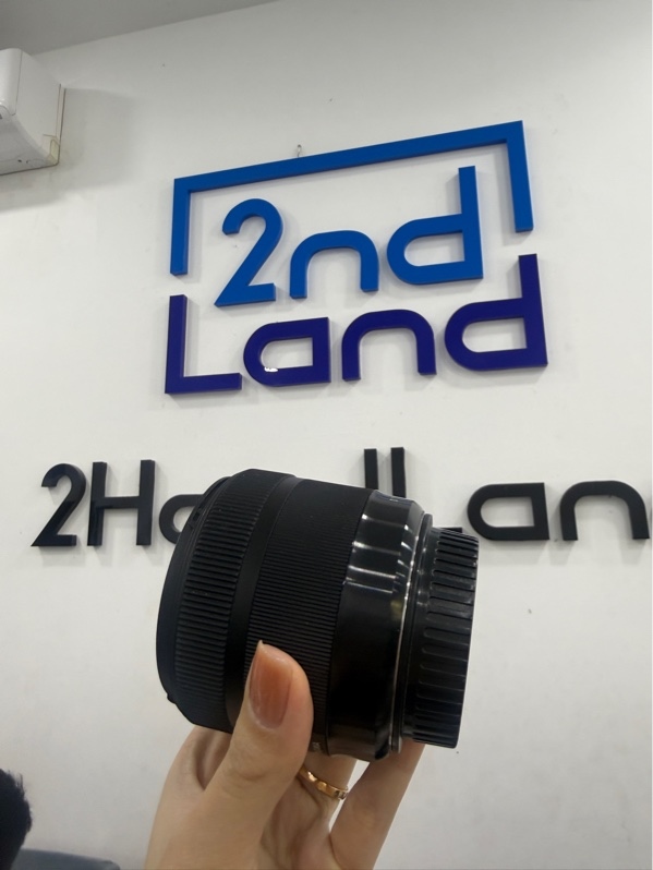 Lens Canon Sigma 30mm F1.4 DC DN - Ngàm EF-M - Màu đen - Ngoại hình 97% - cấn vỏ, motor lấy nét rít - Body