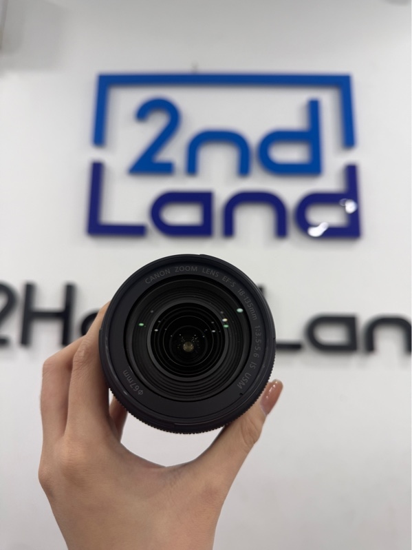 Lens Canon Zoom EF-S 18-135mm 1:3.5-5.6 IS nano USM - Màu đen - Ngoại hình 97% - Nhựa đen xuống màu , thiếu nắp chụp - Body