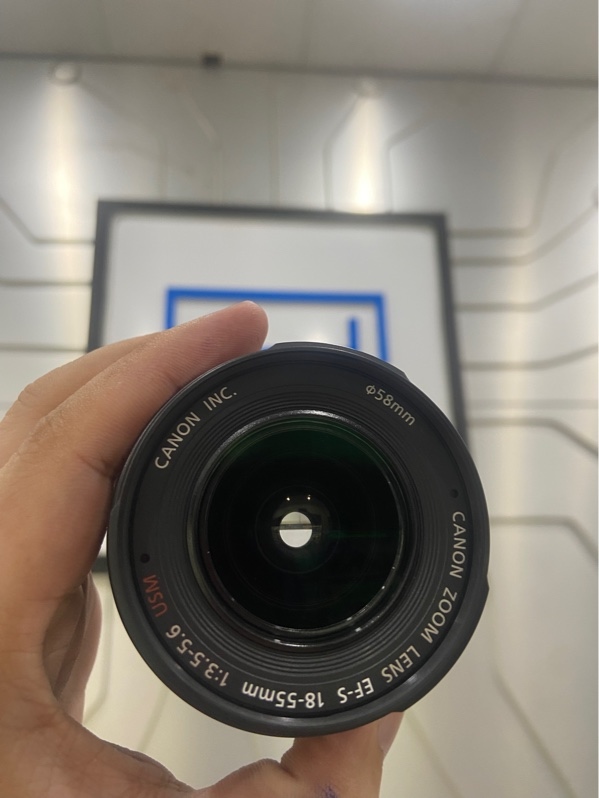 Lens EF-S 18-55mm USM - Màu đen - Ngoại hình: 97% - Body