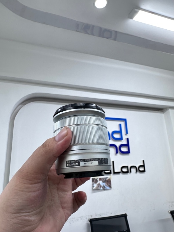 Lens Fujifilm XC 16-50mm f/3.5-5.6 OIS II - Màu bạc - Ngoại hình 98% - Bụi trong nhẹ - Body