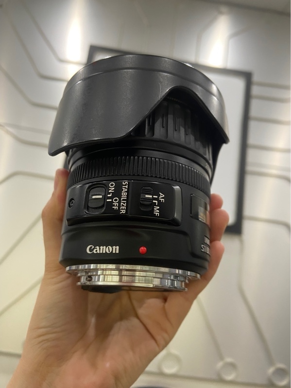 Lens máy ảnh Canon EF 28-135mm f / 3.5-5.6 IS - Màu đen - Ngoại hình: 97% - Body