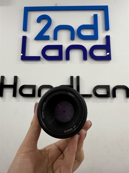 Lens Nikon AF Nikkor 50mm 1.1.8D - Màu đen - Ngoại hình 98% - Lens mốc , dính dấu tay - Body