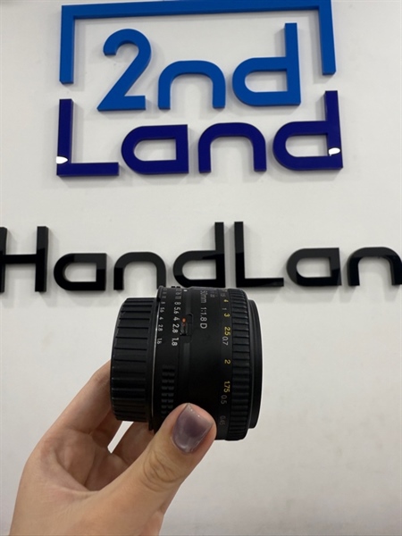 Lens Nikon AF Nikkor 50mm 1.1.8D - Màu đen - Ngoại hình 98% - Lens mốc , dính dấu tay - Body 1