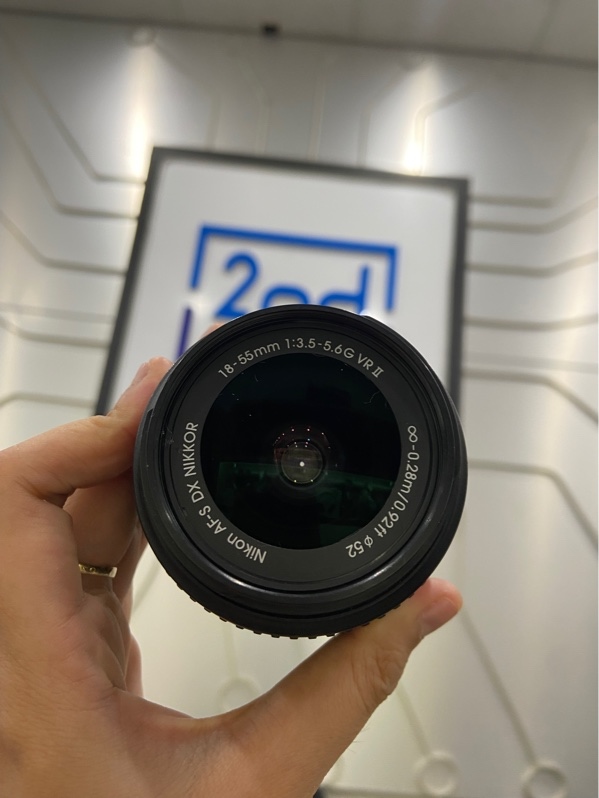 Lens Nikon AF-S DX Nikkor 18-55mm f/3.5-5.6G VR II - Màu đen - Ngoại hình: 97% - Body