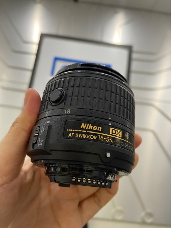 Lens Nikon AF-S DX Nikkor 18-55mm f/3.5-5.6G VR II - Màu đen - Ngoại hình: 97% - Body
