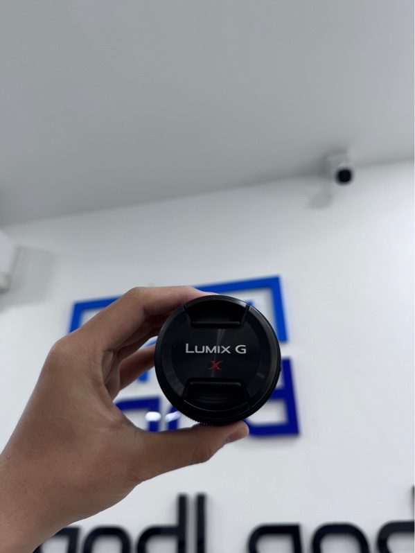 Lens Panasonic Lumix G Vario - 35-100mm f/2.8 POWER O.I.S - Màu đen - Ngoại hình 97% - Cao su có vết cắt rõ - Body