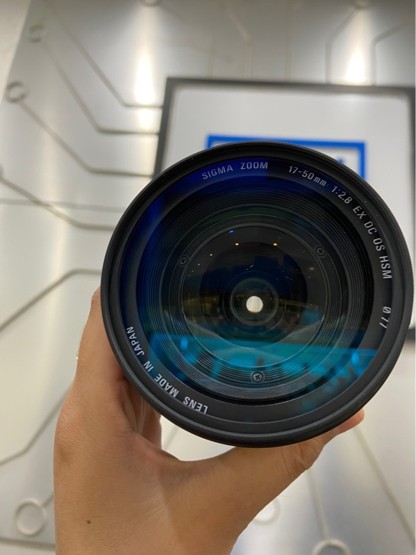 Lens Sigma 17-50mm f/2.8 EX DC OS HSM Cho Canon - Màu đen - Ngoại hình: 97% - Xước kính - Body