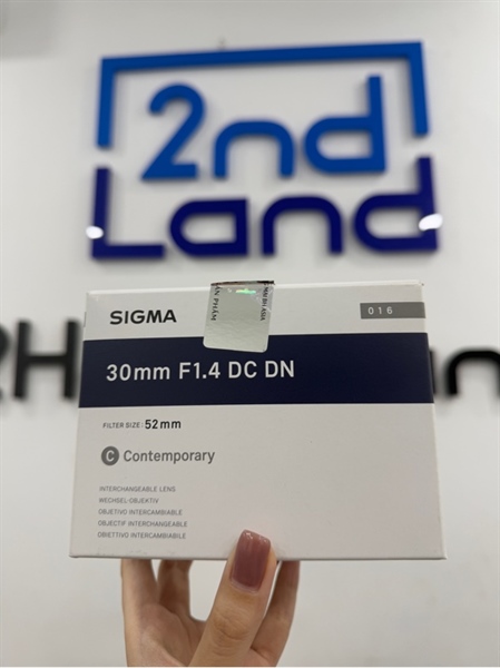 Lens Sigma 30mm 1:1.4DC DN 0.3m/0.98 feet - Màu đen - Ngoại hình 98% - Kèm Box