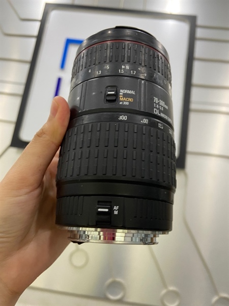 Lens Sigma 70-300mm 1:4-5.6 DL Macro Super - Màu đen - Ngoại hình: 97% - Lỗi 01, mốc, mất AF - Body 1
