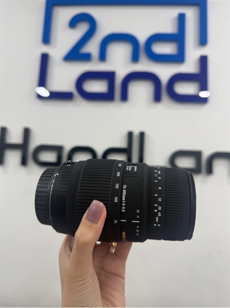 Lens Sigma 70-300mm F4-5.6 DG Macro Overview - Màu đen - Ngoại hình 97% - Kính trầy - Body 1
