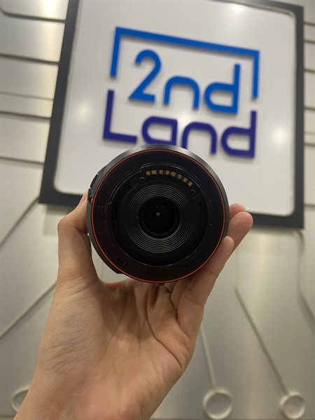 Lens Sony DT 4-5.6/55-200 SAM - Màu đen - Ngoại hình: 97% - Mẻ miếng nhựa, bụi nhẹ - Body 2