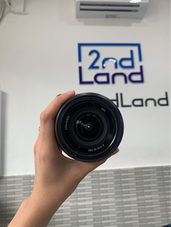 Lens Sony E 10-18mm F/4 OSS SEL1018 - Màu đen - Ngoại hình: 97% - Box