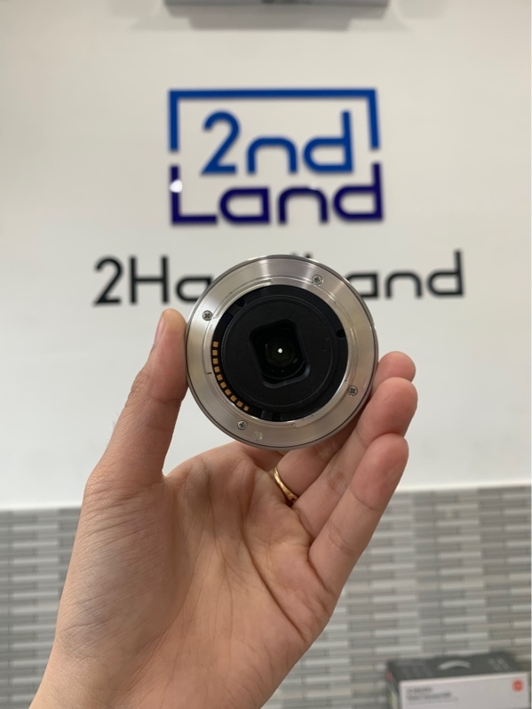 Lens Sony E 16mm F2.8 (SEL16F28) - Màu bạc - Ngoại hình: 97% - Body