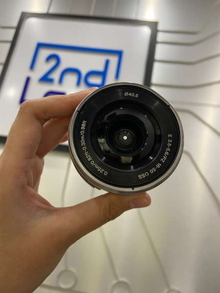 Lens Sony E 3.5-5.6/PZ 16-50 Oss - Màu bạc - Ngoại hình: 97% - Zoom bị rít kêu to - Kèm cap trước + sau