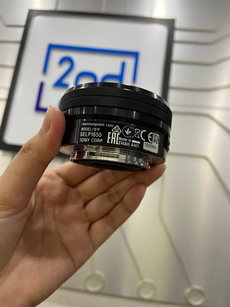 Lens Sony e 3.5-5.6/pz 16-50 oss - Màu đen - Ngoại hình: 97% - Bụi trong nhẹ, mất nắp gạt zoom - Body 1