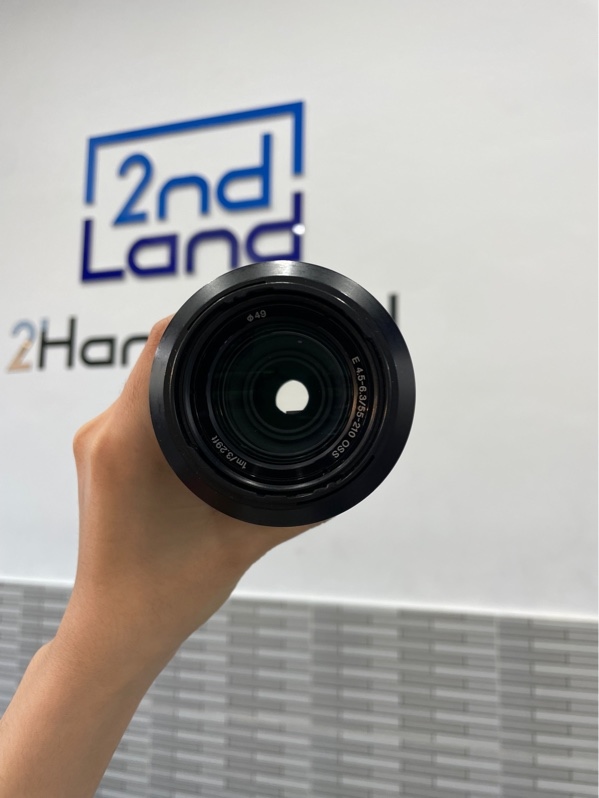 Lens Sony E 55-210mm F/4.5-6.3 OSS - Màu đen - Ngoại hình: 97% - Bụi trong - Kèm hood