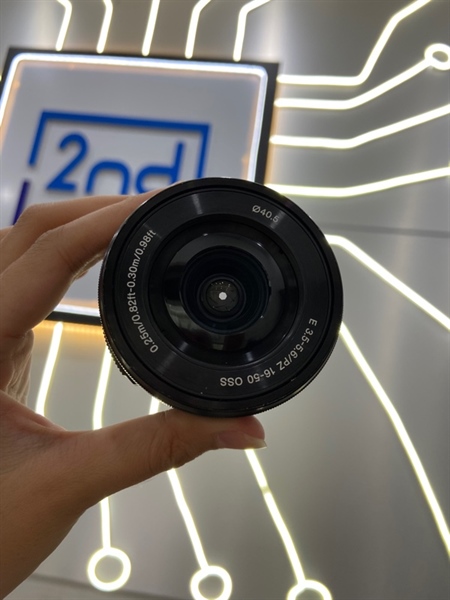 Lens sony E PZ 16-50mm, F3.5-5.6 OSS - Màu đen - Ngoại hình: 98% - Bụi trong nhẹ - Body