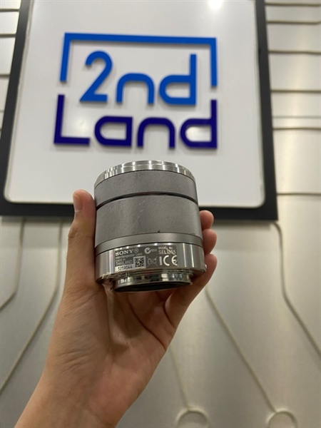 Lens Sony E3.5-5.6/18-55 OSS - Màu bạc - Ngoại hình: 98% - Body