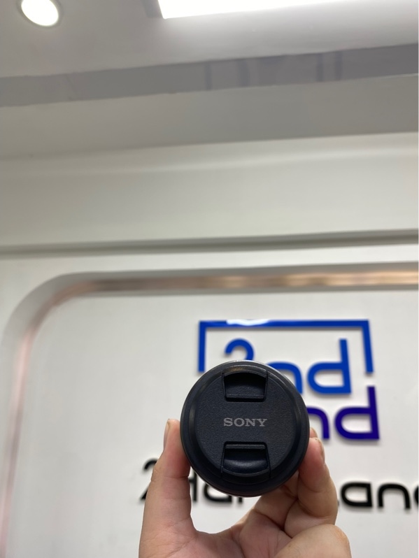 Lens Sony E30mm f/3.5 Macro model SEL30m35 - Màu đen - Ngoại hình 98% - Kèm cáp trước sau